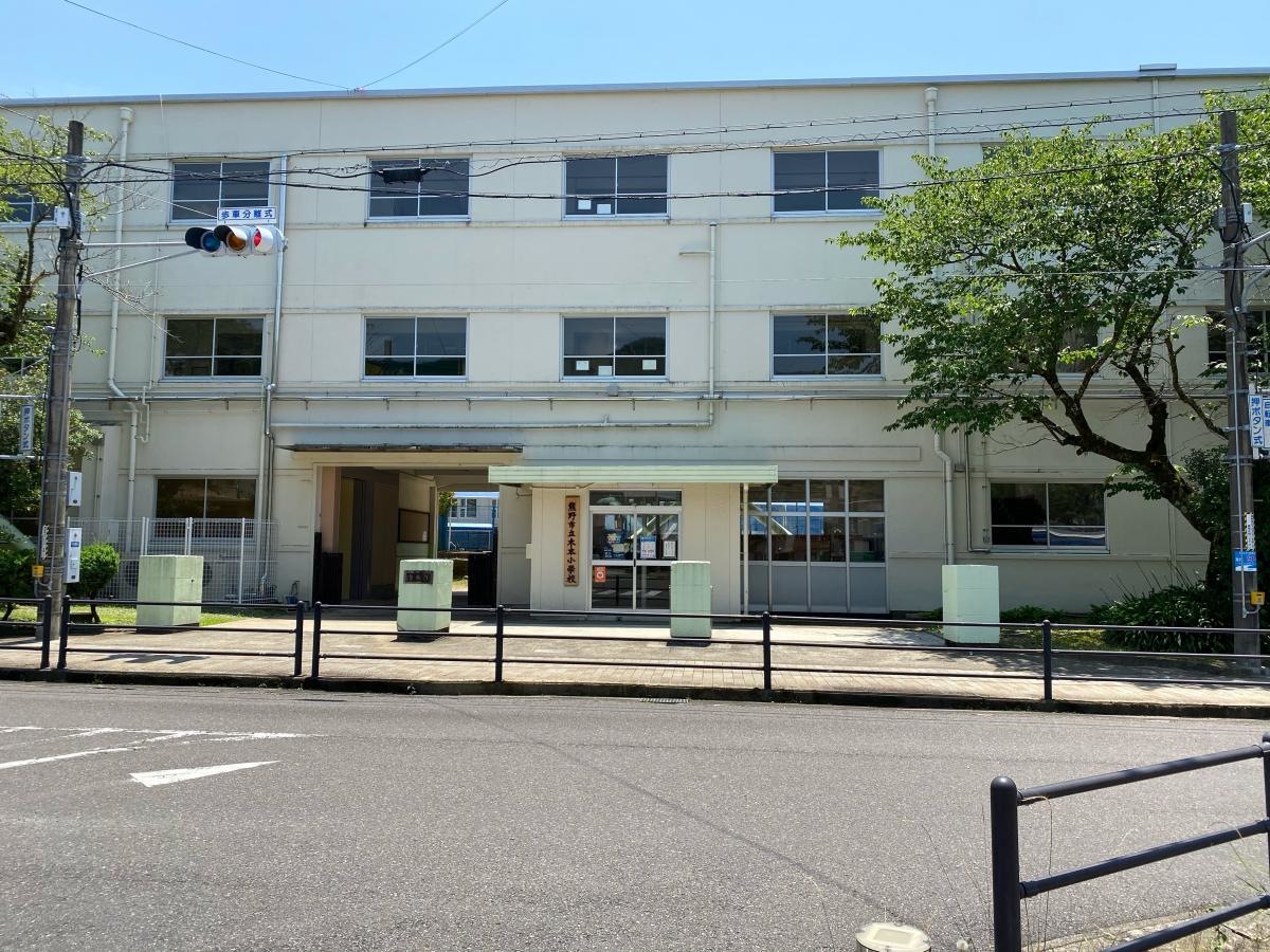 学校外観
