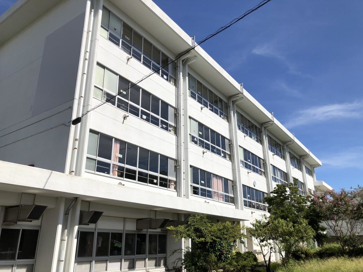 根岸小学校