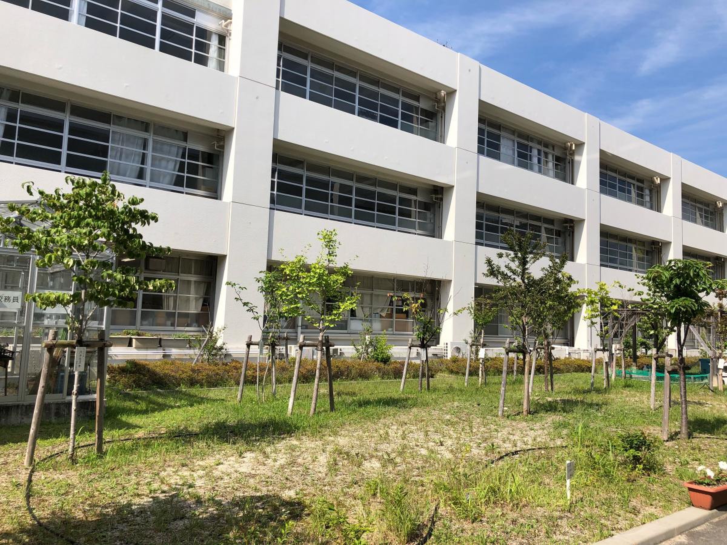 尼崎 市立 日 新 中学校