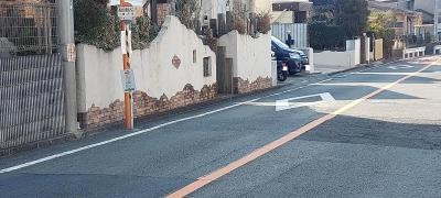 「高谷小学校入口」バス停留所
