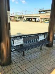 「岡場駅前」バス停留所