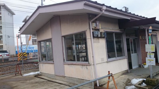額住宅前駅