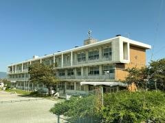 八輪小学校