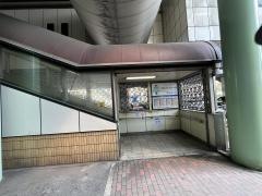 競馬場前駅