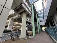 競馬場前駅