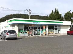 ファミリーマート　伊万里大坪店