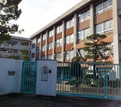 国松緑丘小学校