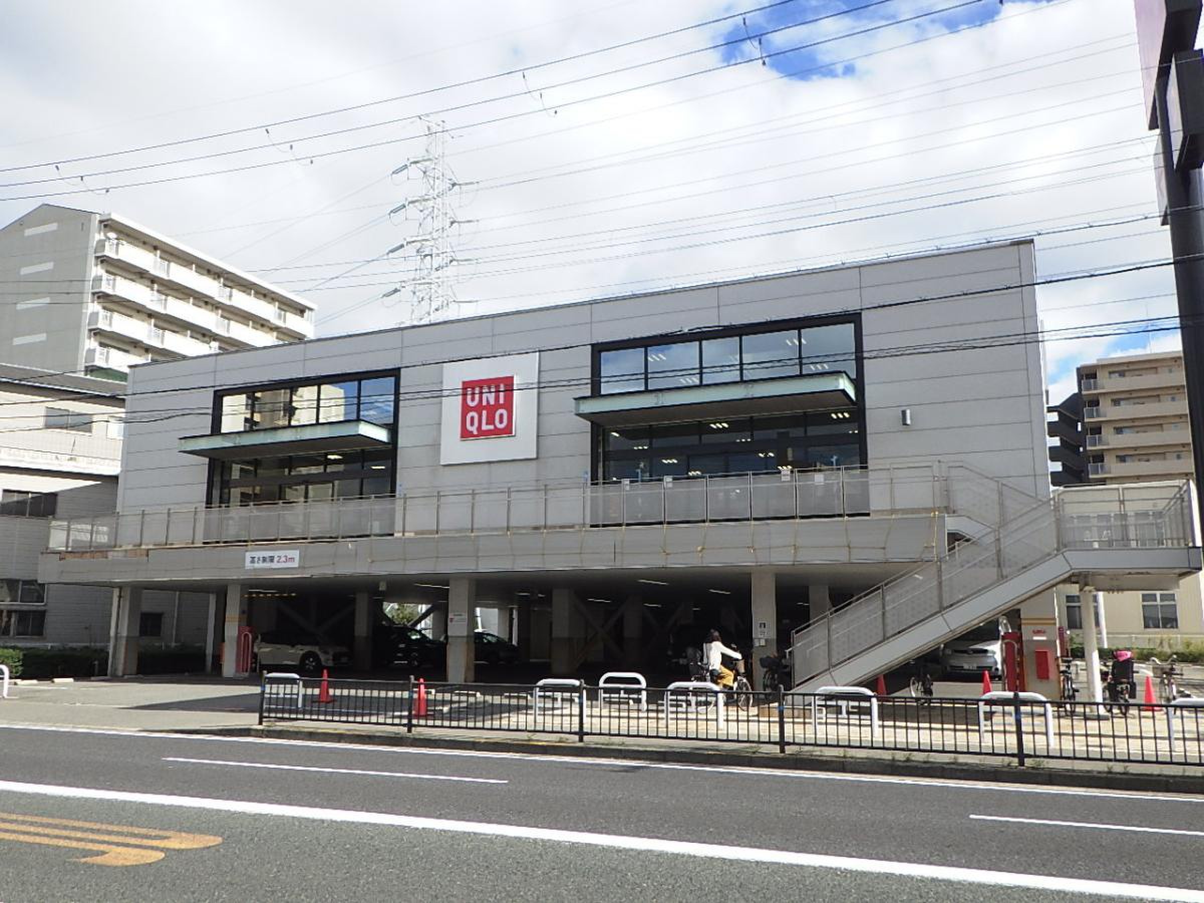 ユニクロ 水 堂 店