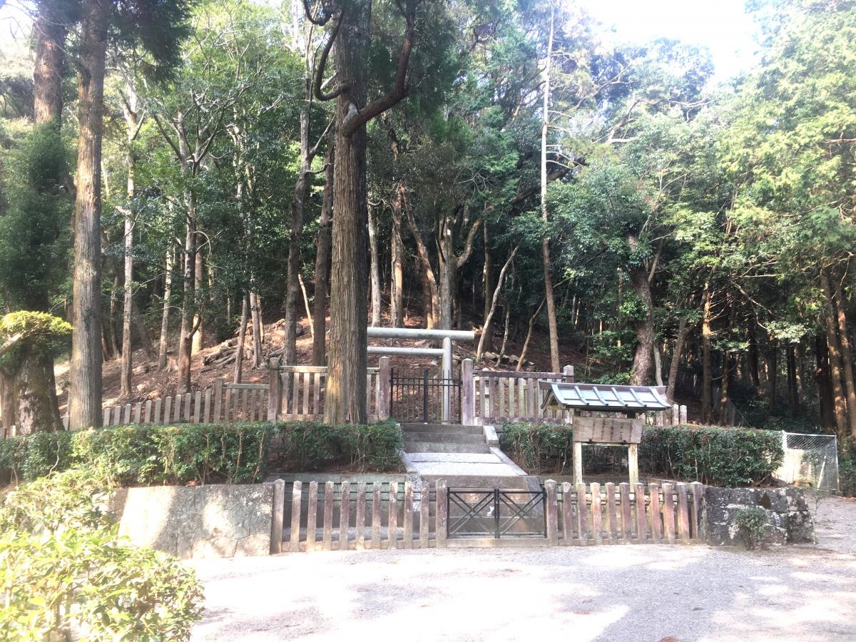 高屋山上陵