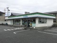 ファミリーマート　泉上飯田町店