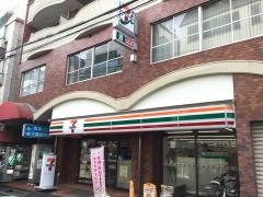 セブンイレブン　新宿曙橋通り店