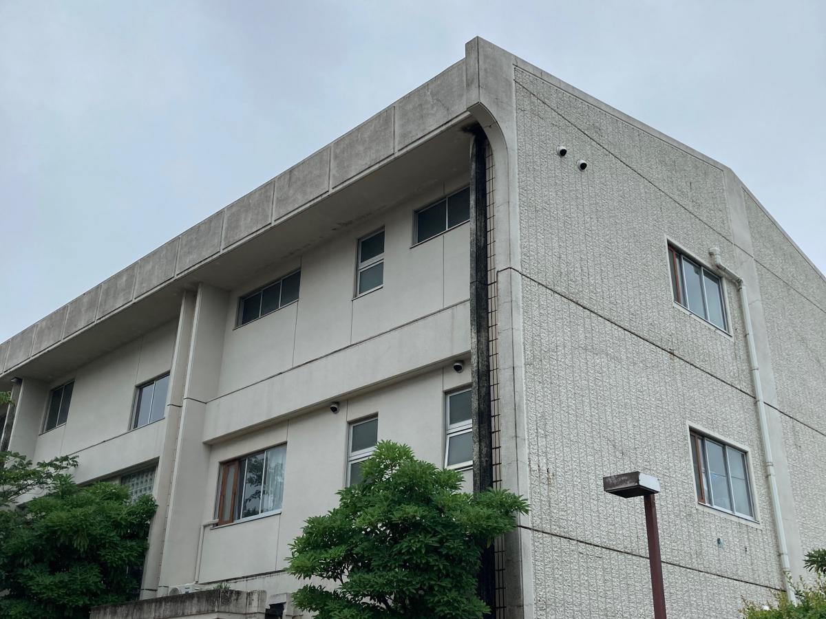 羽鳥中学校の施設外観です。