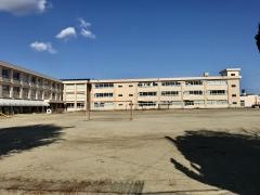 白塚小学校