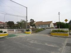 三草小学校