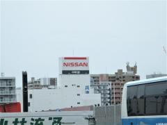 兵庫日産ＨＡＴ神戸店（西館）