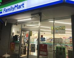 ファミリーマート　名駅柳橋店