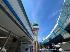 ファミリーマート　名駅柳橋店
