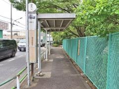 「ライオンズマンション」バス停留所