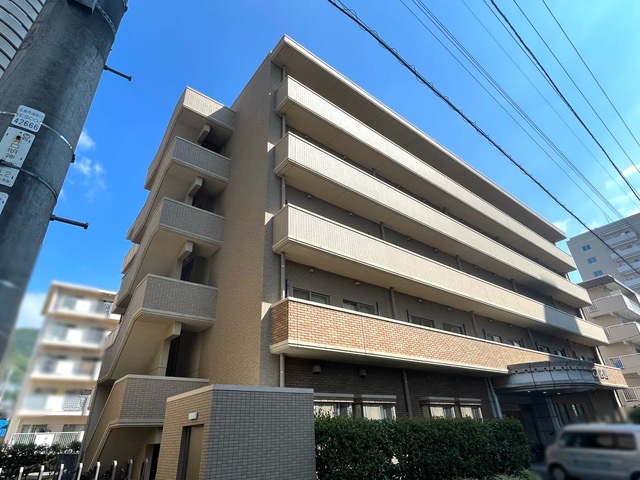 ベストライフ広島 建物全景