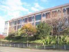 弥生小学校