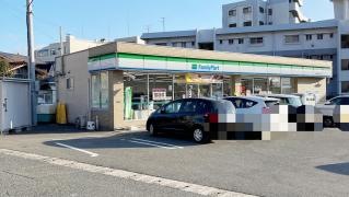ファミリーマート　小倉安部山入口店