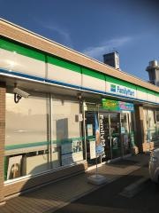 ファミリーマート　小倉安部山入口店