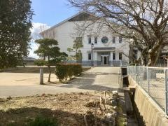 成名小学校