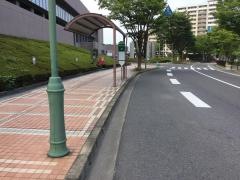「総合文化センター前」バス停留所