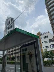 「東新宿保健センター前」バス停留所