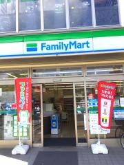 ファミリーマート　横川駅南店