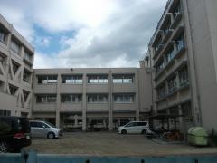氷野小学校
