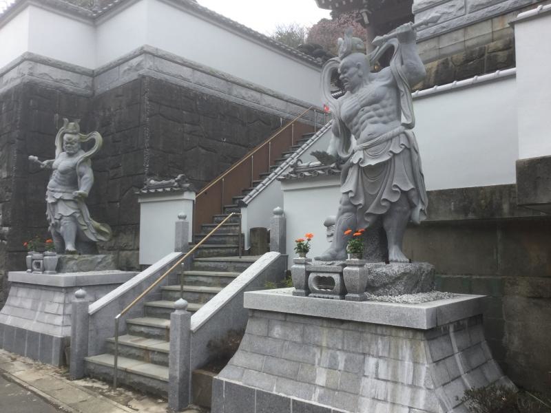 出入口付近