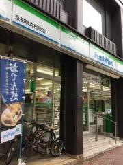 ファミリーマート　京都烏丸松原店