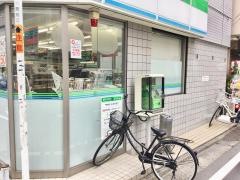 ファミリーマート　いずみや高田店