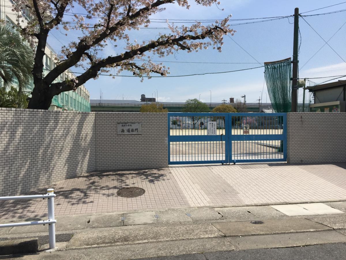 西通用門