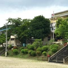 八木山小学校