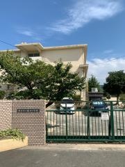 春日小学校