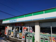 ファミリーマート　川辺両添店