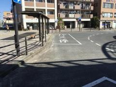 「東海大学前駅南口」バス停留所