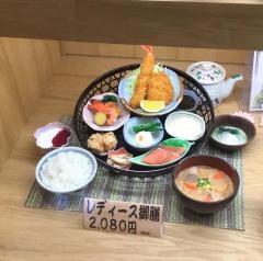 とんかつ　かつ友