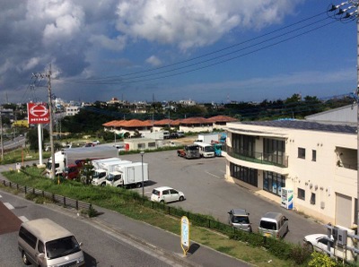 マーケットピア 沖縄日野自動車中部営業所 沖縄市登川
