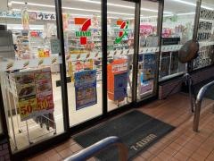 セブンイレブン　瀬戸穴田町店