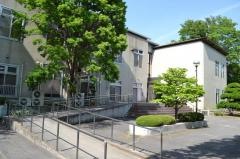 上田市立上田図書館