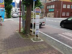 「吉野町駅前」バス停留所