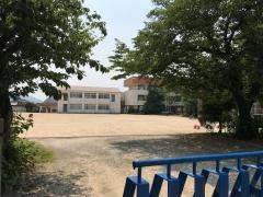 石根小学校
