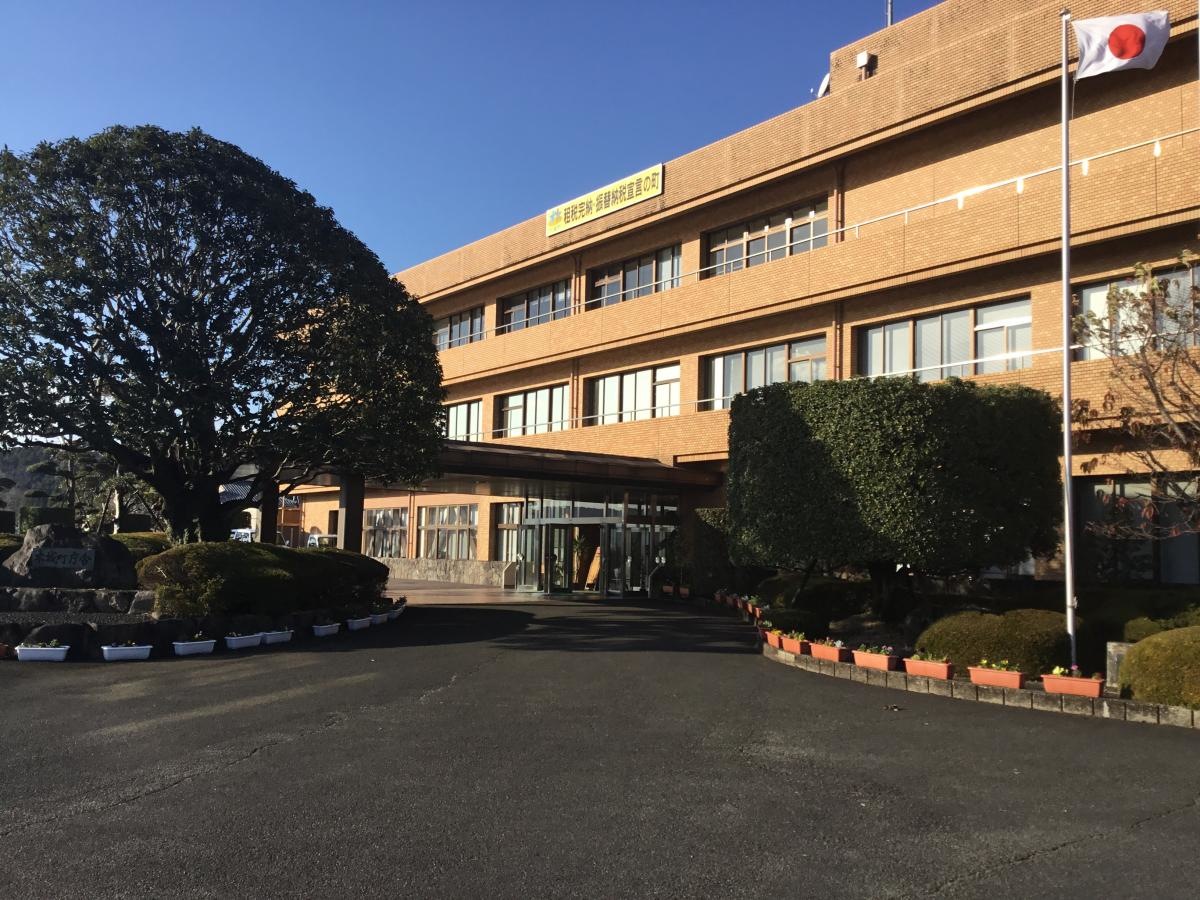 木城町役場正面玄関