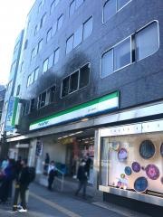 ファミリーマート　四ツ谷駅前店