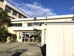 新通小学校