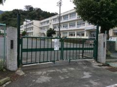 由比小学校