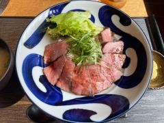 島生まれ、島育ち隠岐牛店